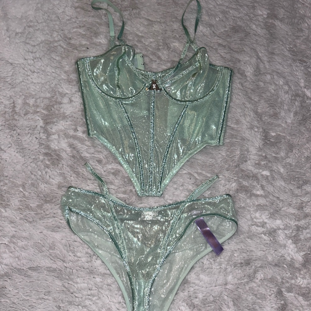 Savage X Fenty Shimmering Mint Bra Set